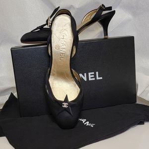 Chanel Black Satin Pearl Heel Interlocking CC Ankle Strap Sandals Size 39.5  at 1stDibs